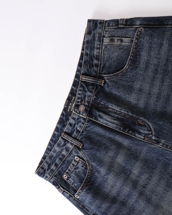 Pleated Curved Knife Denim Pants