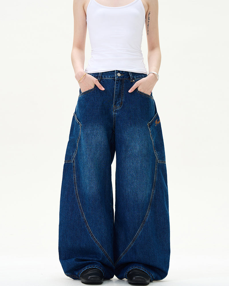 Large Pocket Curved Jeans